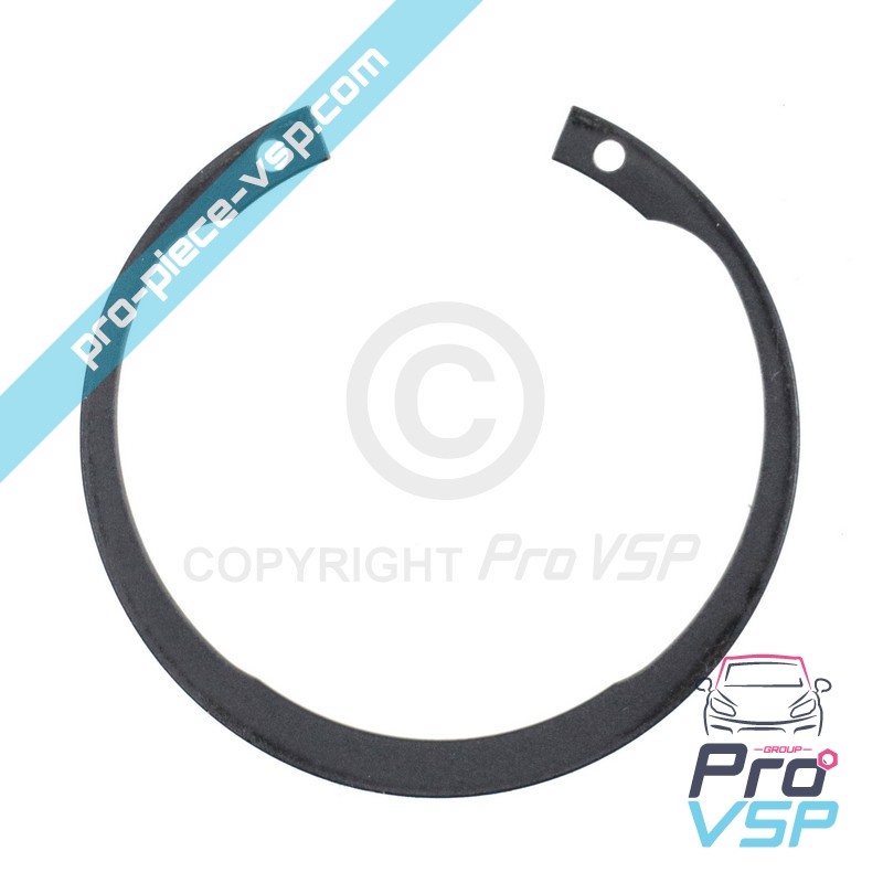 Front wheel bearing circumlip